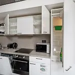 Loft Spacious Apartments In Prague