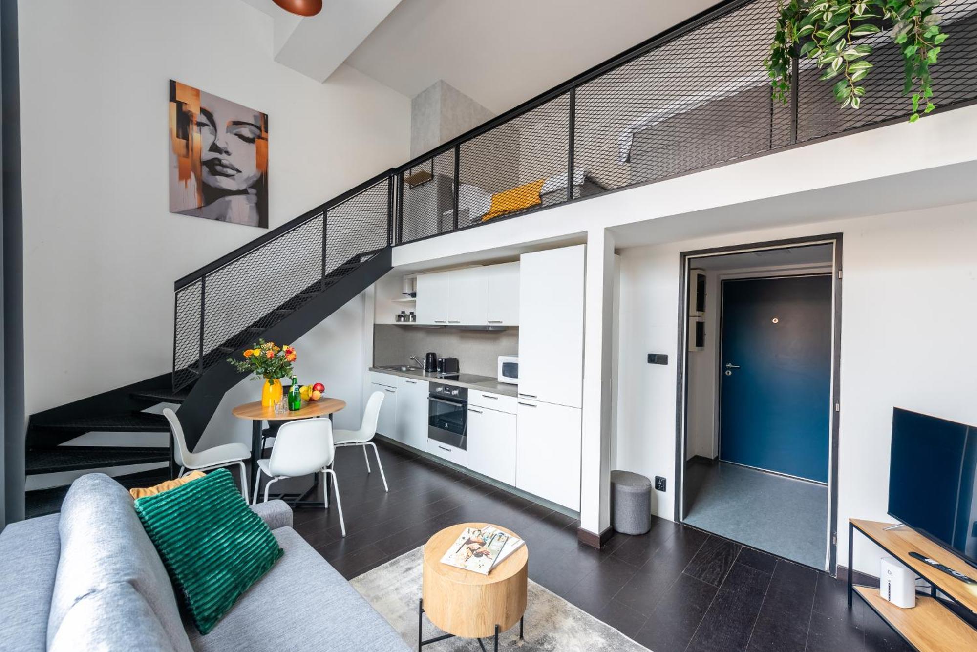Loft Spacious In Prague