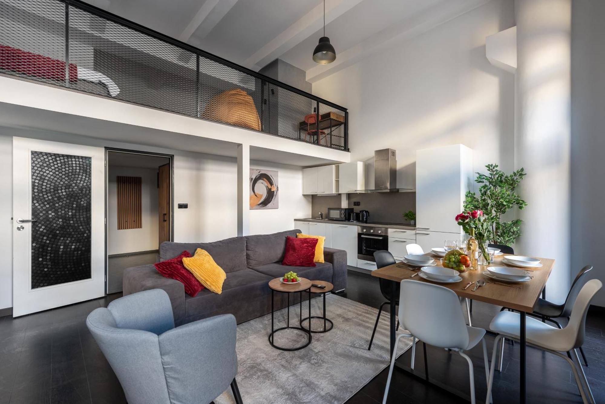 Loft Spacious In