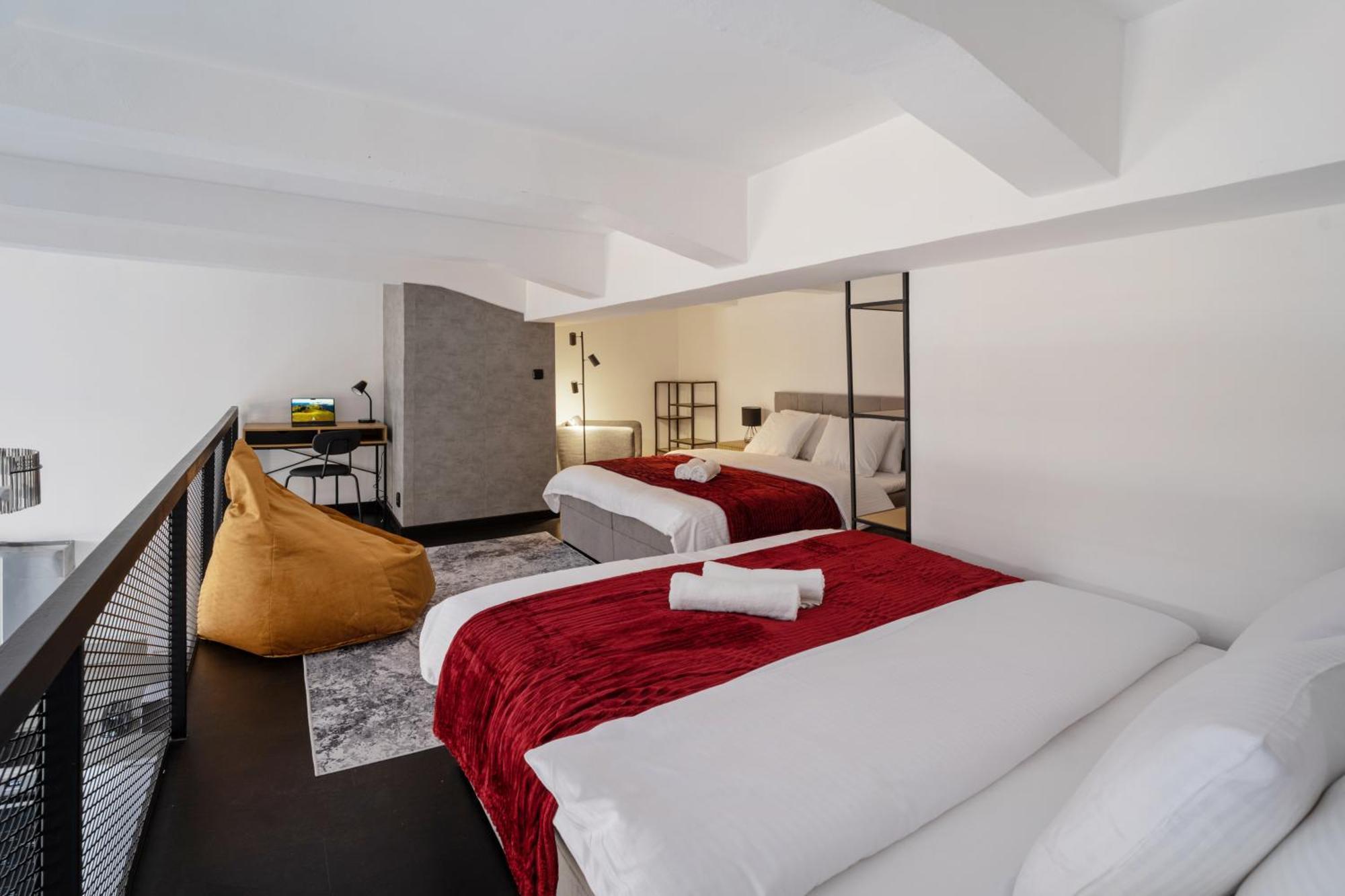 Apartment Loft Spacious In Prag
