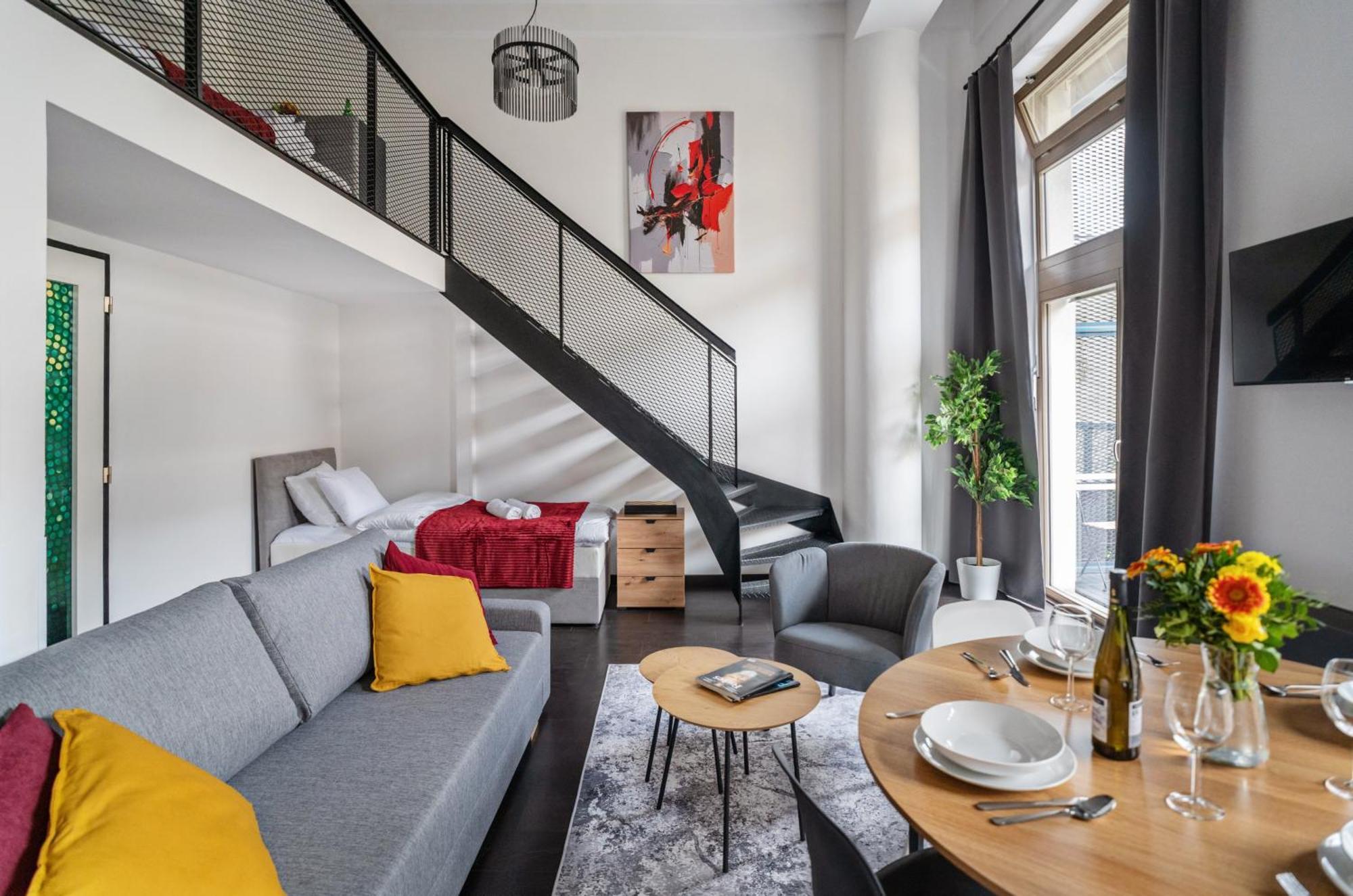 Loft Spacious In